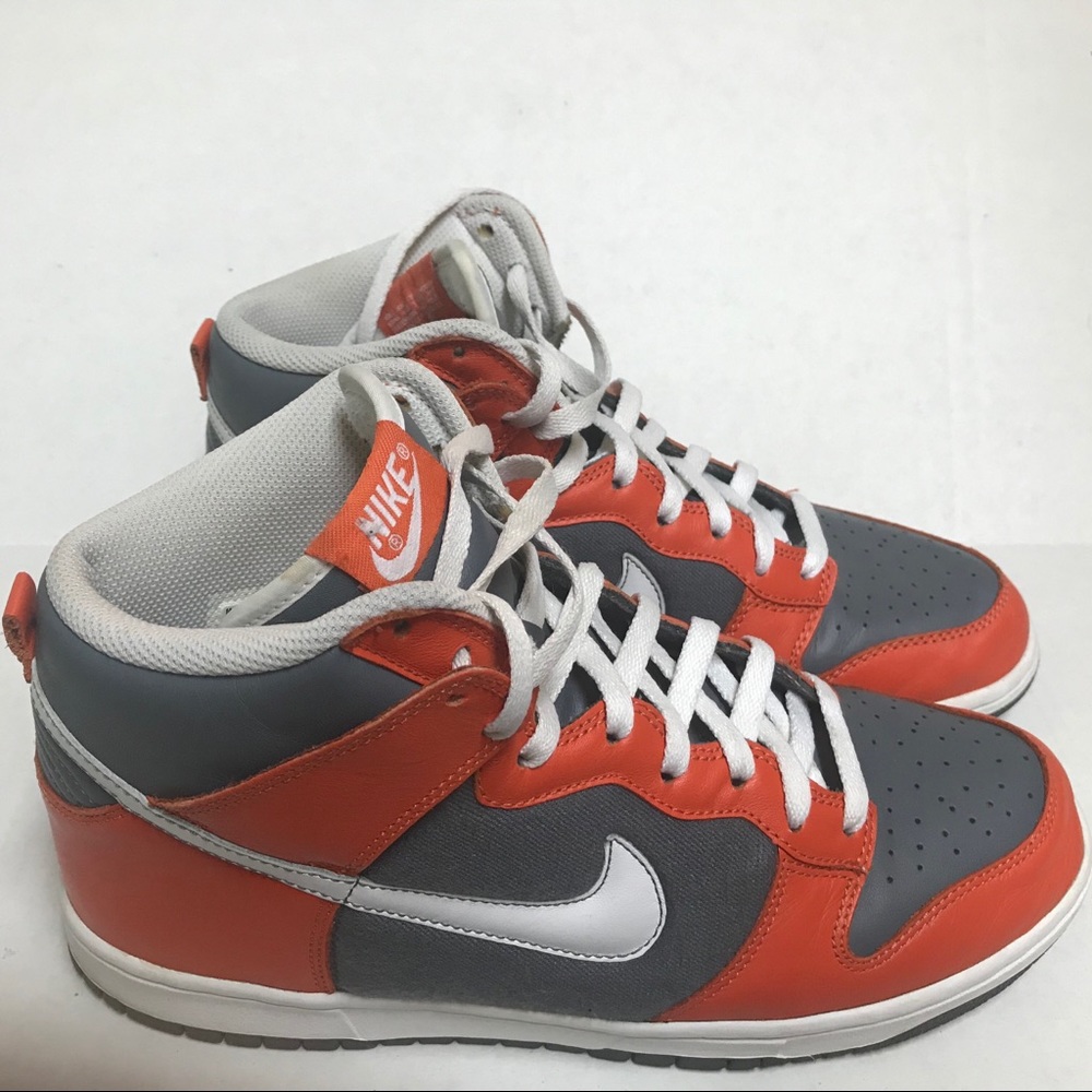 - Nike SB Dunk High